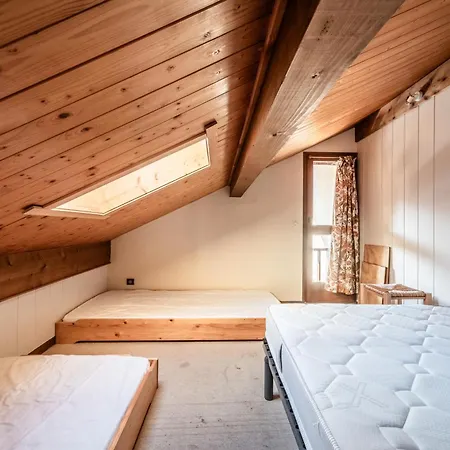 Les Ecrins Apartment *